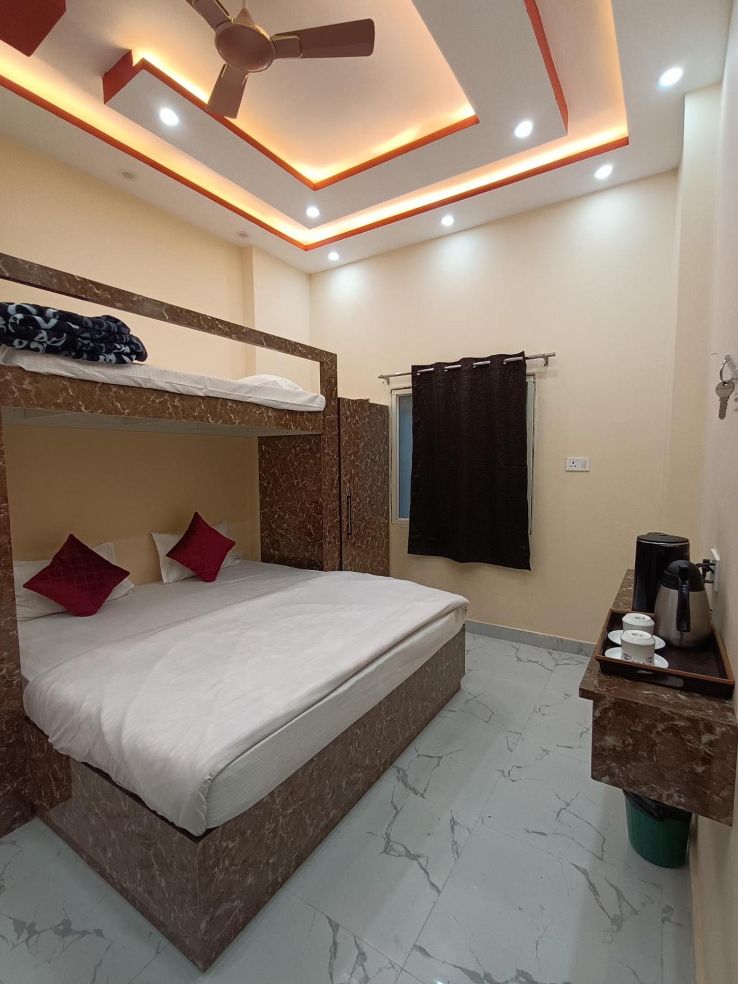 Kashi Vandanam Homestay *